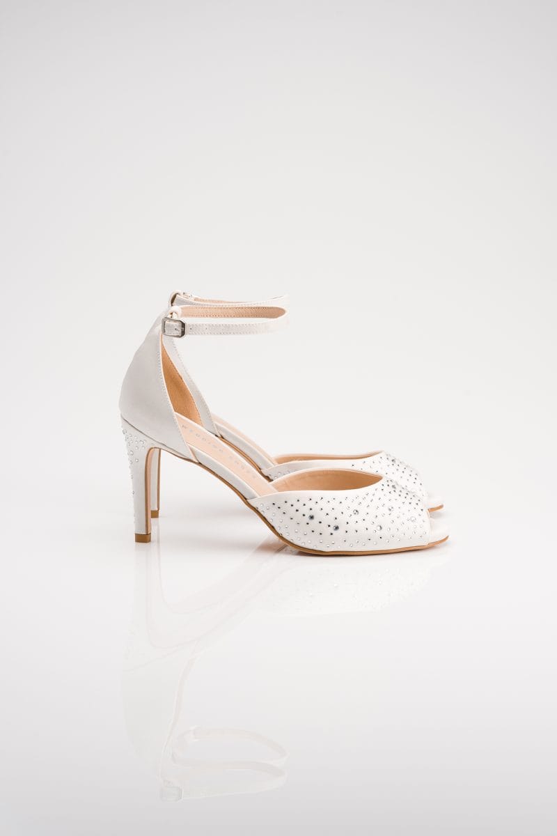 BESTSELLER Sandałki Alfreda łamana biel z dżetami Swarovski